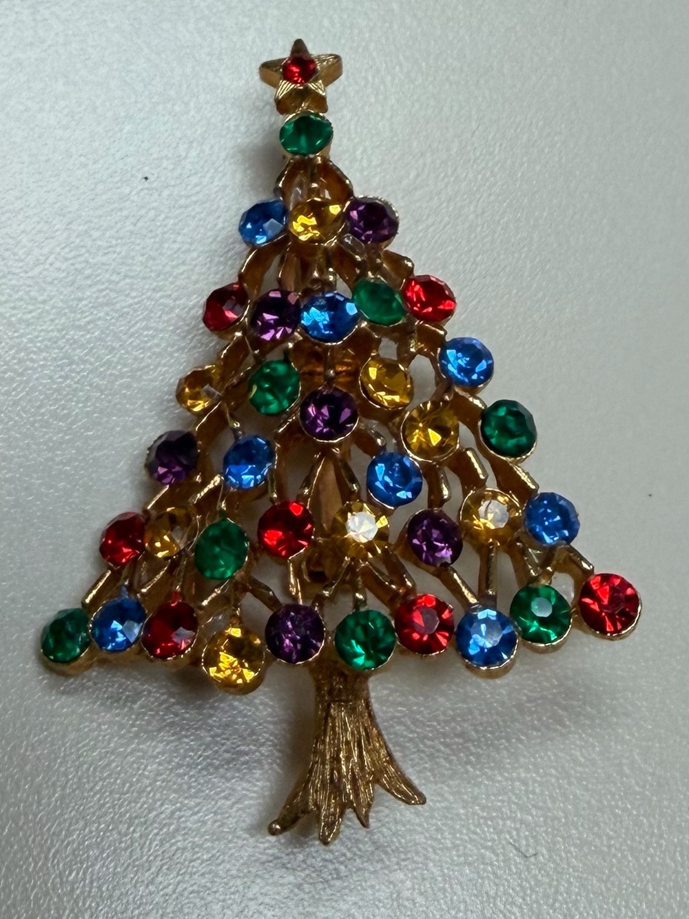 Vintage Signed JJ Jonette Multi Color Rhinestone Christmas Tree Brooch Pin
